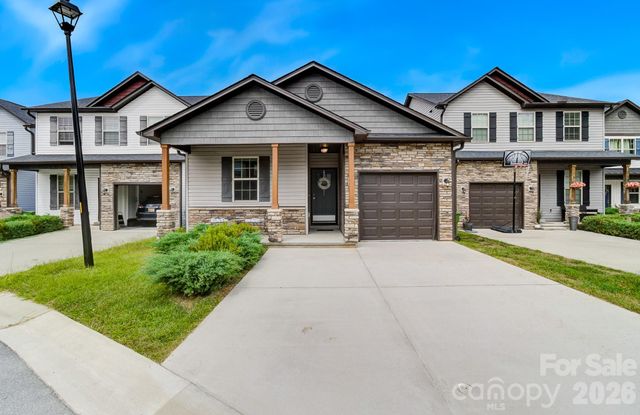 91 Cardwell Lane, Fletcher, NC 28732
