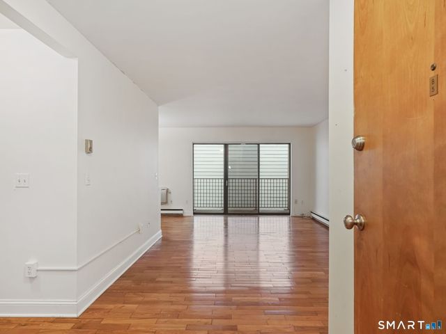 910 Hope Street 5B, Stamford, CT 06907