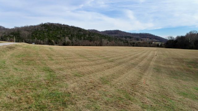 939 Wartrace Hwy, Pleasant Shade, TN 37145