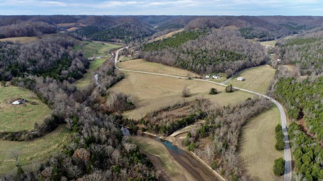 939 Wartrace Hwy, Pleasant Shade, TN 37145