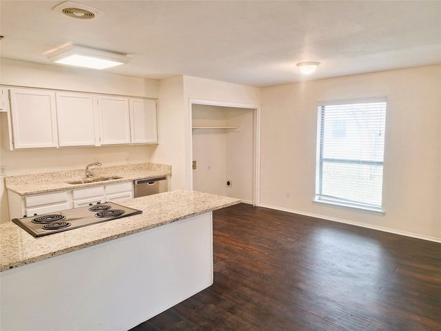 628 Edwards Drive, Saginaw, TX 76179