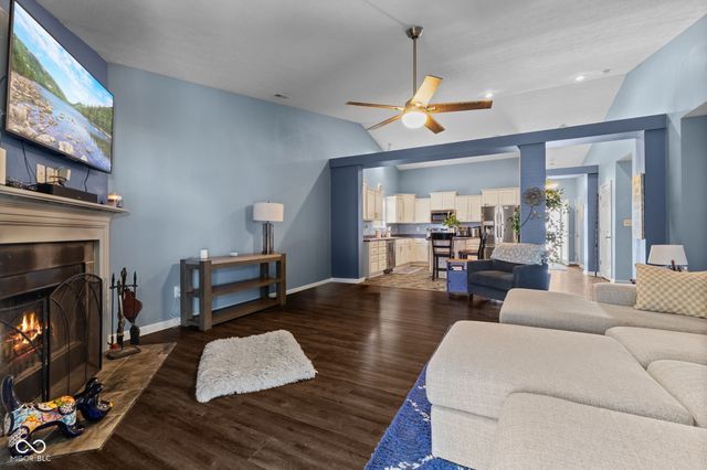 848 Coralberry Lane, Greenwood, IN 46143