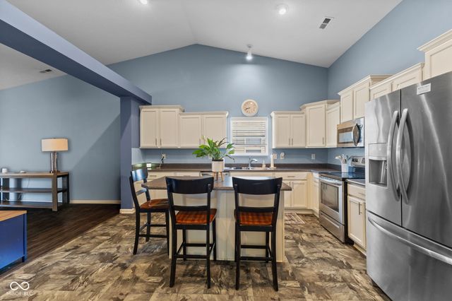 848 Coralberry Lane, Greenwood, IN 46143