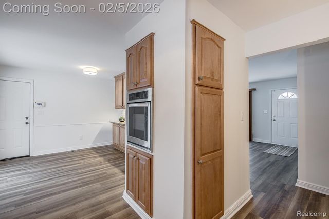 21123 Laurelwood Street, Farmington, MI 48336