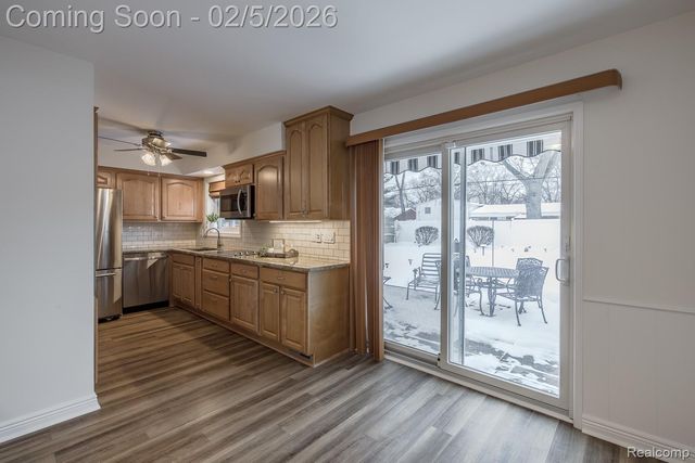 21123 Laurelwood Street, Farmington, MI 48336