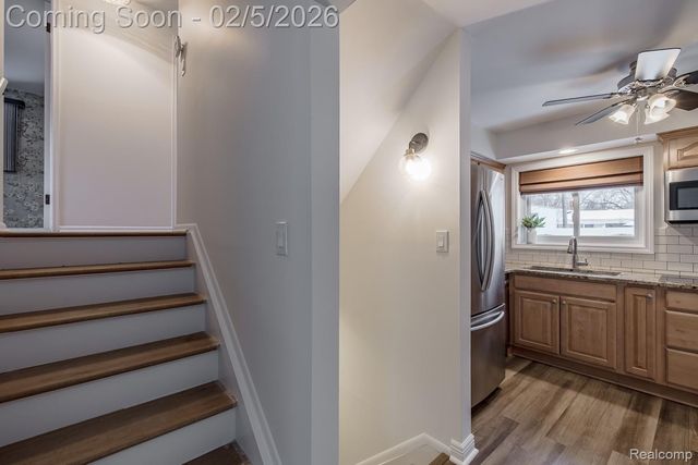 21123 Laurelwood Street, Farmington, MI 48336