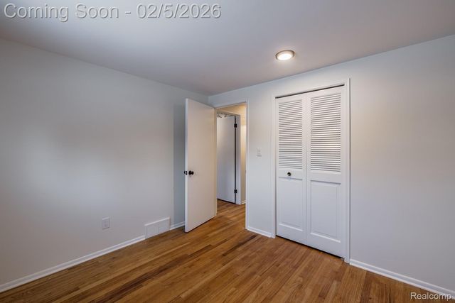 21123 Laurelwood Street, Farmington, MI 48336