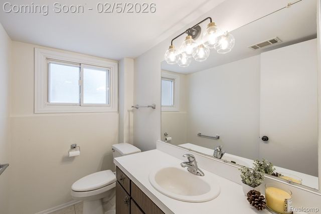 21123 Laurelwood Street, Farmington, MI 48336