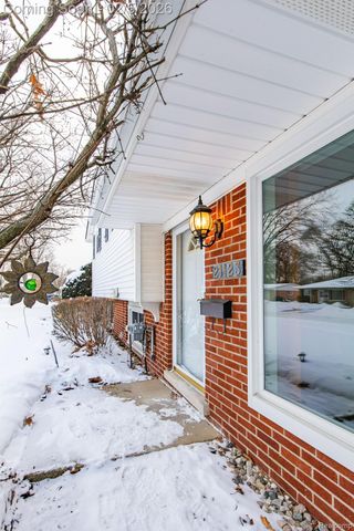 21123 Laurelwood Street, Farmington, MI 48336