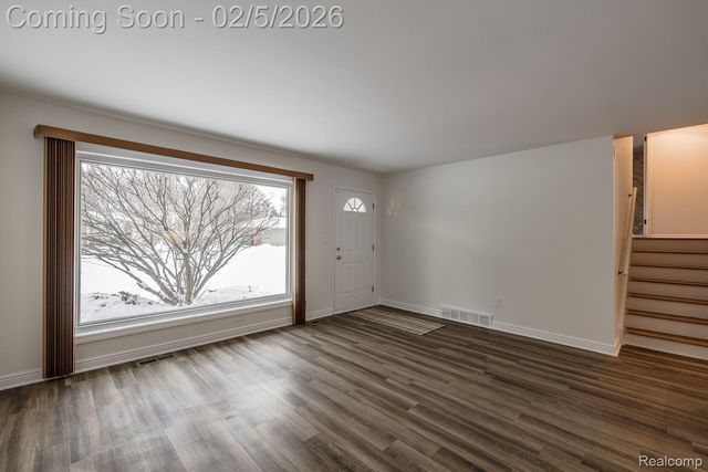 21123 Laurelwood Street, Farmington, MI 48336