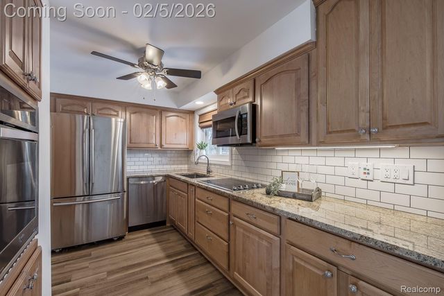 21123 Laurelwood Street, Farmington, MI 48336