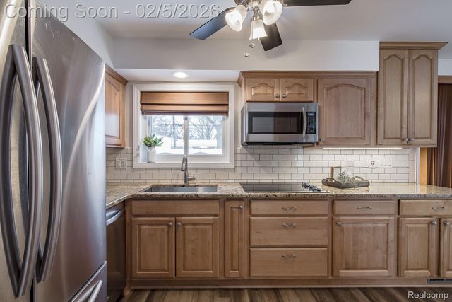 21123 Laurelwood Street, Farmington, MI 48336