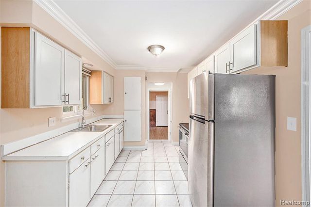 23225 Albion Avenue, Farmington Hills, MI 48336