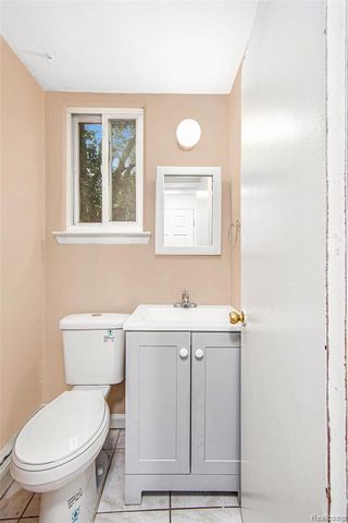 23225 Albion Avenue, Farmington Hills, MI 48336