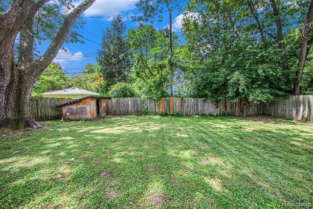 23225 Albion Avenue, Farmington Hills, MI 48336