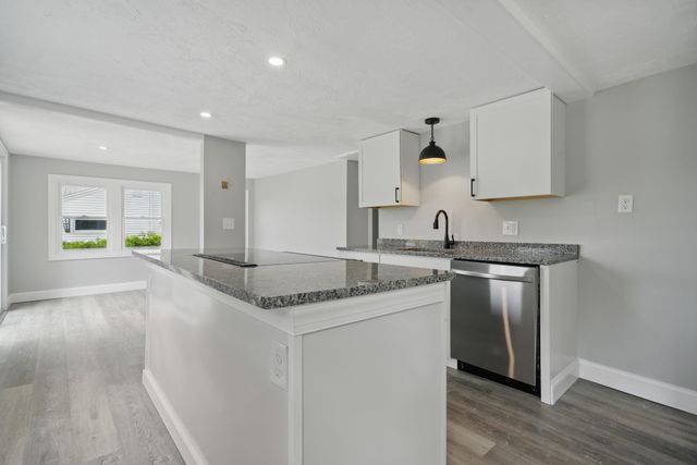 3 Hanson Way, Hollis, NH 03049