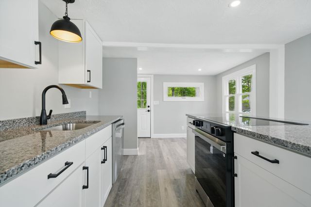3 Hanson Way, Hollis, NH 03049