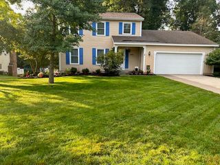 6486 Scarborough Drive, Ada, MI 49301