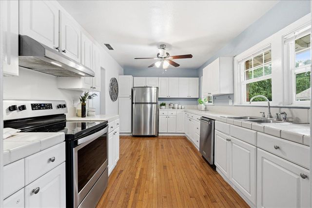 5940 Stanley Ave, Carmichael, CA 95608