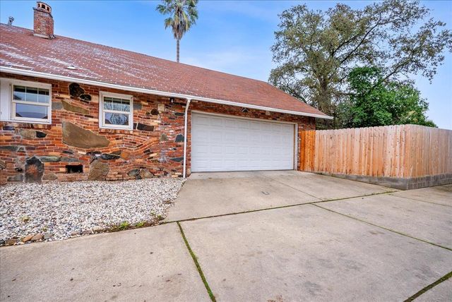 5940 Stanley Ave, Carmichael, CA 95608