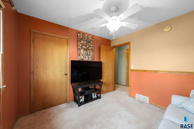 305 N La Salle Ave Avenue, Sioux Falls, SD 57110