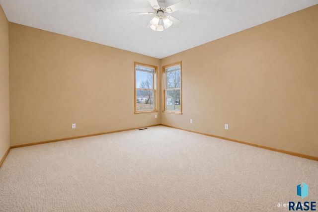 305 N La Salle Ave Avenue, Sioux Falls, SD 57110