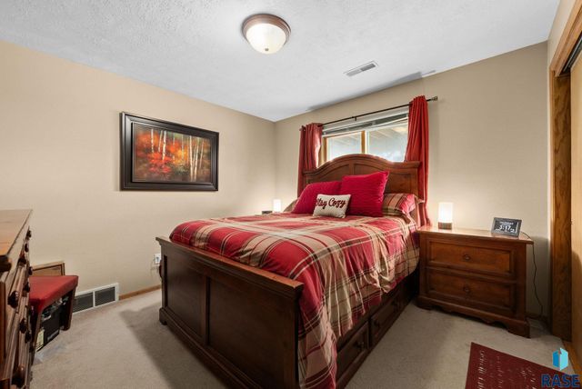 305 N La Salle Ave Avenue, Sioux Falls, SD 57110