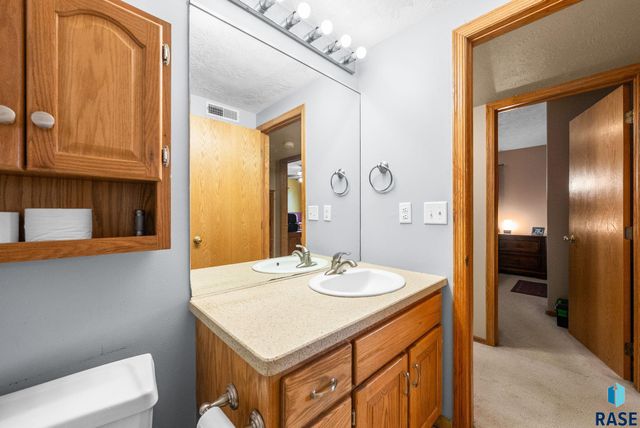 305 N La Salle Ave Avenue, Sioux Falls, SD 57110