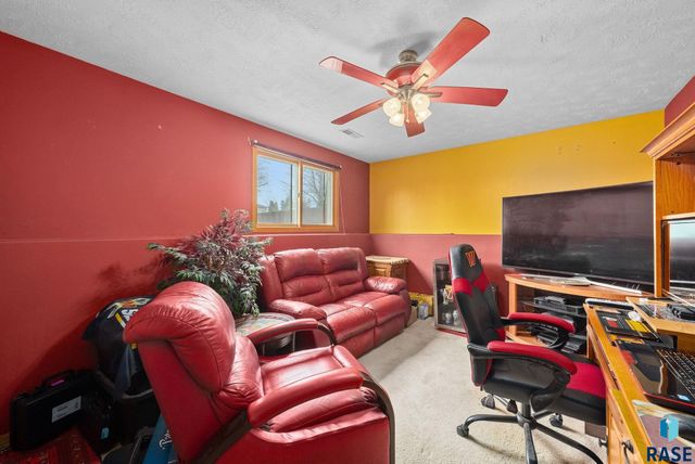 305 N La Salle Ave Avenue, Sioux Falls, SD 57110