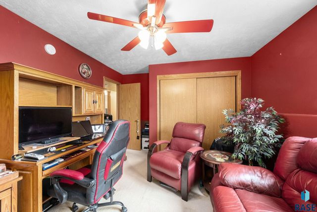 305 N La Salle Ave Avenue, Sioux Falls, SD 57110