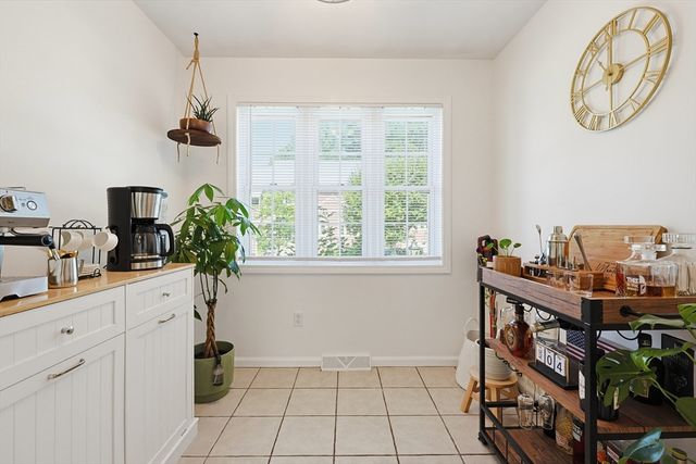 212 Laurelwood Dr 212, Hopedale, MA 01747