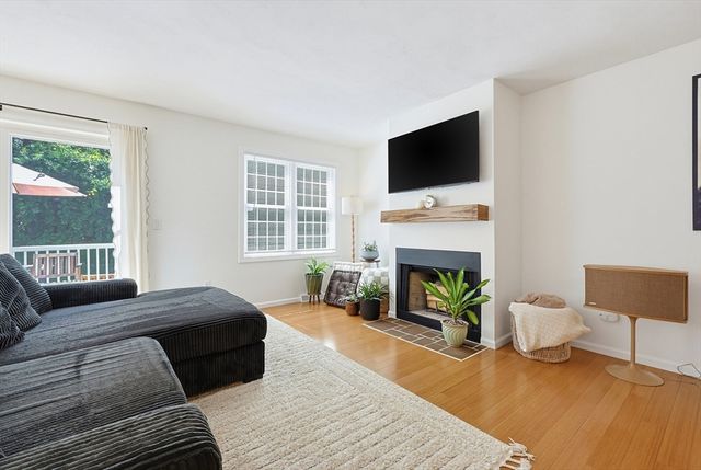 212 Laurelwood Dr 212, Hopedale, MA 01747