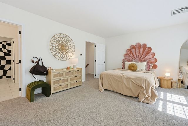 212 Laurelwood Dr 212, Hopedale, MA 01747