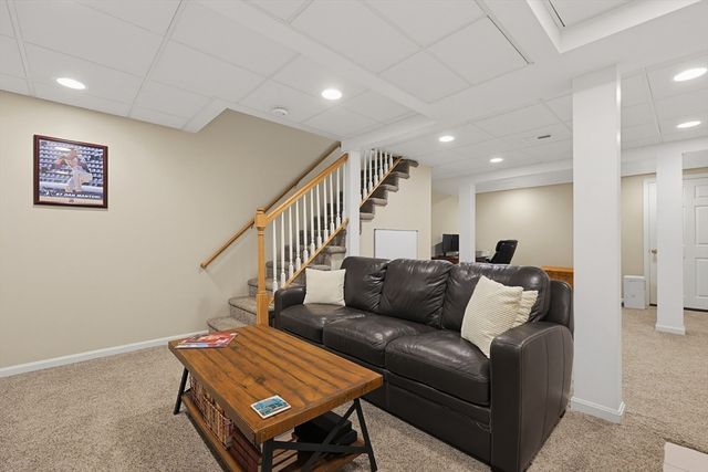 212 Laurelwood Dr 212, Hopedale, MA 01747