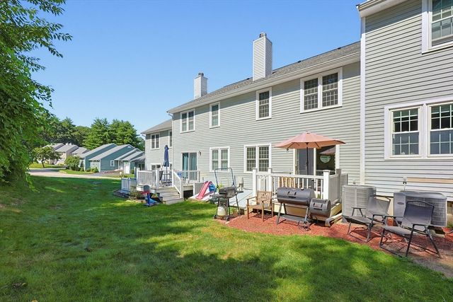 212 Laurelwood Dr 212, Hopedale, MA 01747