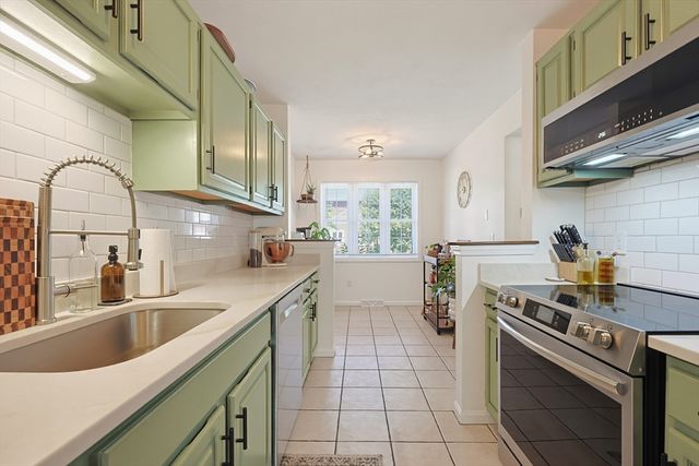 212 Laurelwood Dr 212, Hopedale, MA 01747