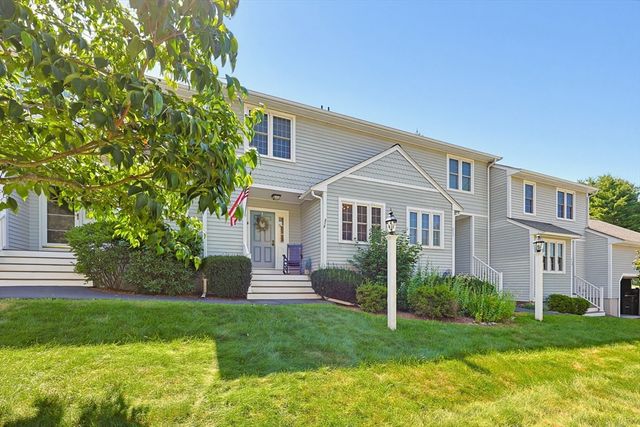 212 Laurelwood Dr 212, Hopedale, MA 01747