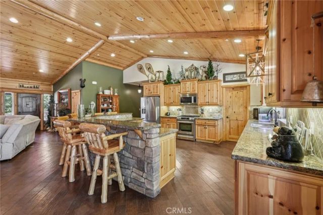 1039 Heritage Trail, Big Bear City, CA 92314