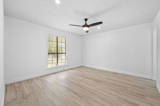 5545 Pine PL, Austin, TX 78744