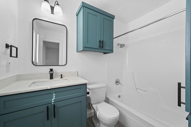 5545 Pine PL, Austin, TX 78744