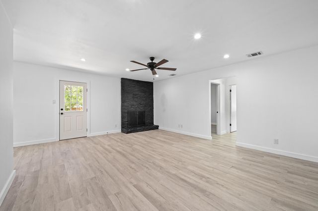 5545 Pine PL, Austin, TX 78744