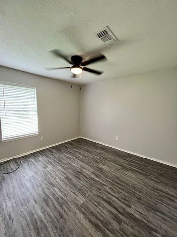 1404 Rescue Court, College Station, TX 77845