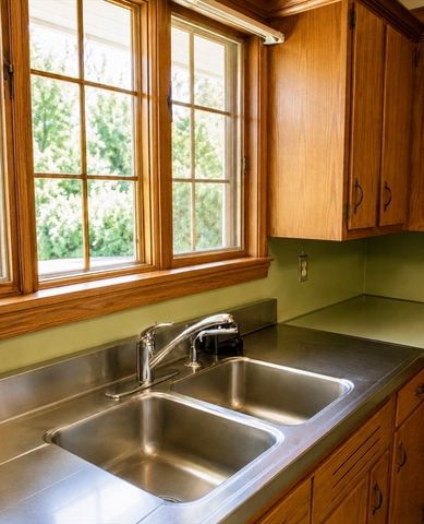 212 Charlton Road, Sturbridge, MA 01566