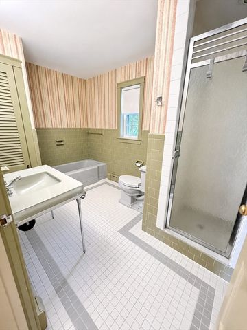 212 Charlton Road, Sturbridge, MA 01566