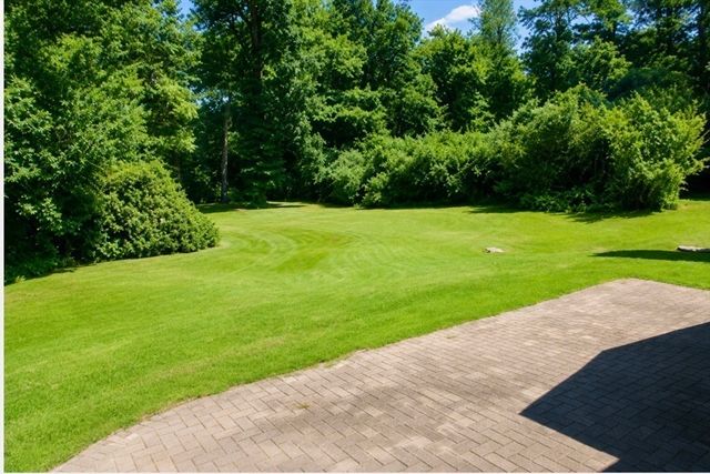212 Charlton Road, Sturbridge, MA 01566