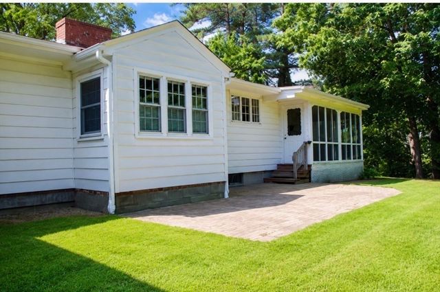 212 Charlton Road, Sturbridge, MA 01566