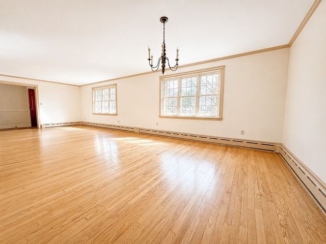 212 Charlton Road, Sturbridge, MA 01566