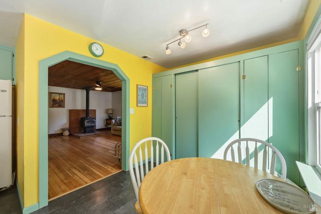 10621 River Rd, Forestville, CA 95436