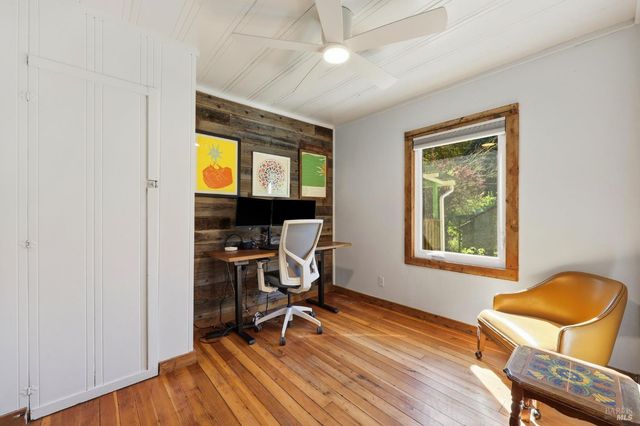 10621 River Rd, Forestville, CA 95436