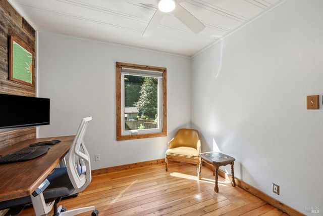 10621 River Rd, Forestville, CA 95436